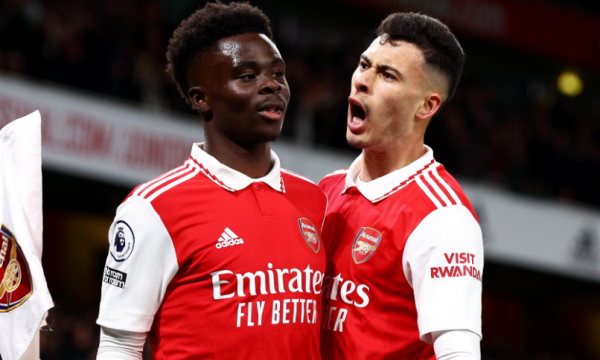 Arsenali fiton bindshëm ndaj Evertonit, rrit diferencën në +5