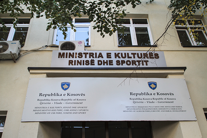 Ministra nuk reflekton, për disa klube e ka bllokuar gjithë futbollin