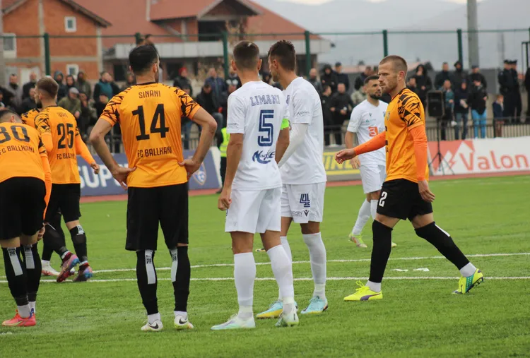 Mbyllet pa fitues derbi i Superligës