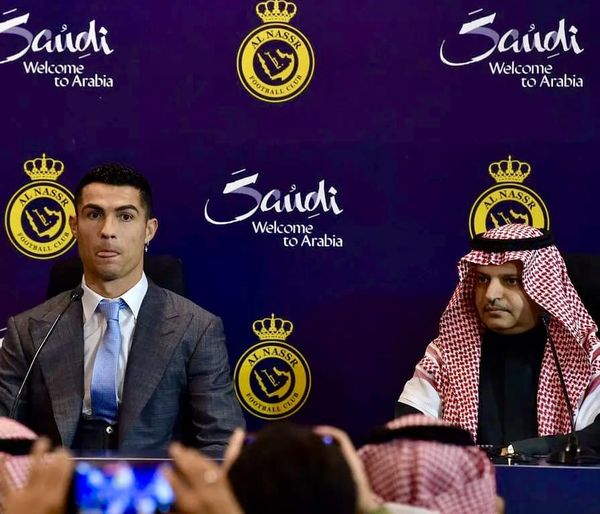 Ronaldo prek fundin, deklarata fyese e presidentit të Al Nassr-it: Herën e parë u mashtrova për një qebab, herën e dytë kur firmosa me Ronaldon