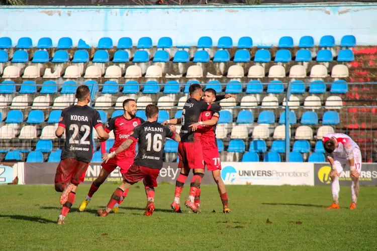 Në Shqipëri kërcënohen arbitrat, ndeshja anulohet