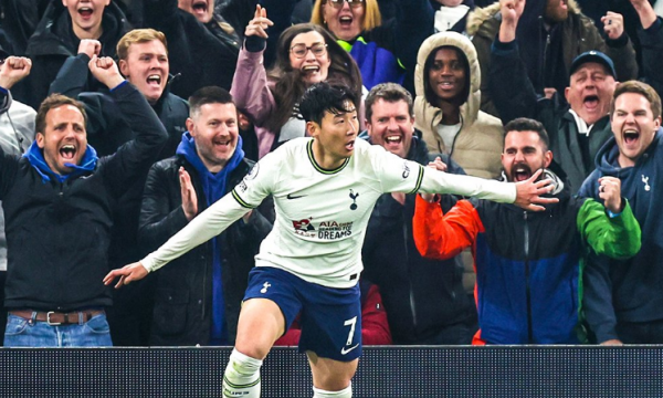 Man Utd e lëshon nga duart fitoren ndaj Tottenhamit