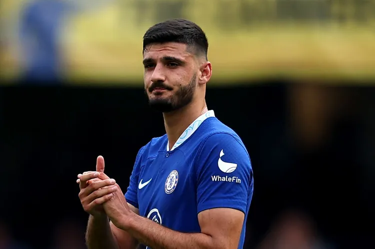 Gjysma e ekipit të Chelseat mund të shitet në verë