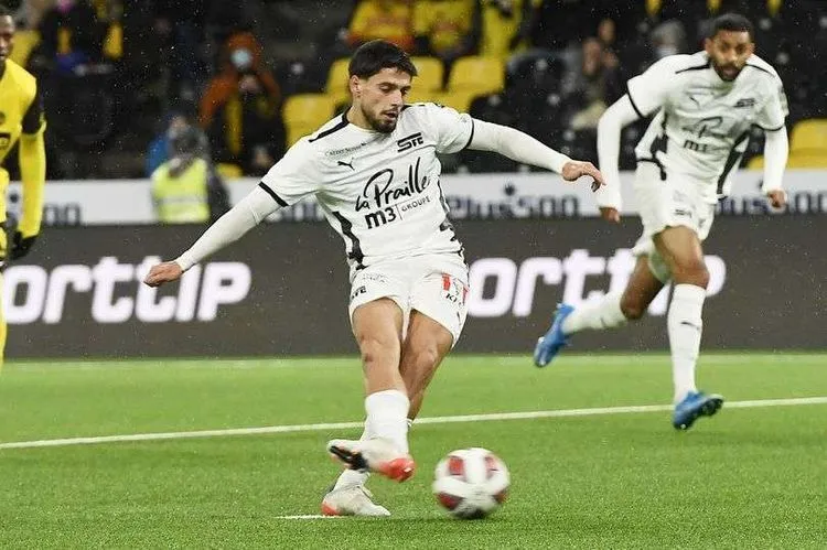 Imeri dhe Rrudhani i afrohen titullit në Zvicër