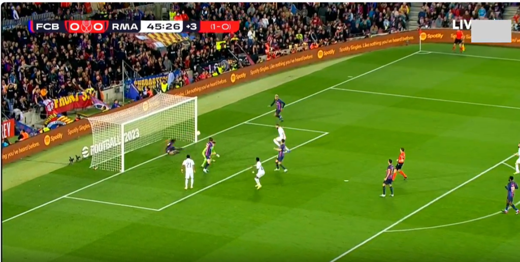 Zhbllokohet superderbi, Real Madrid në epërsi në “Camp Nou”