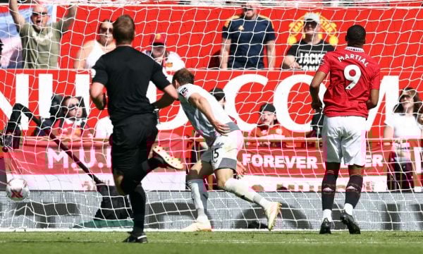 United rikthehet te fitorja dhe “blindon” zonën Champions, Chelsea i bën nder Nottingham Forest