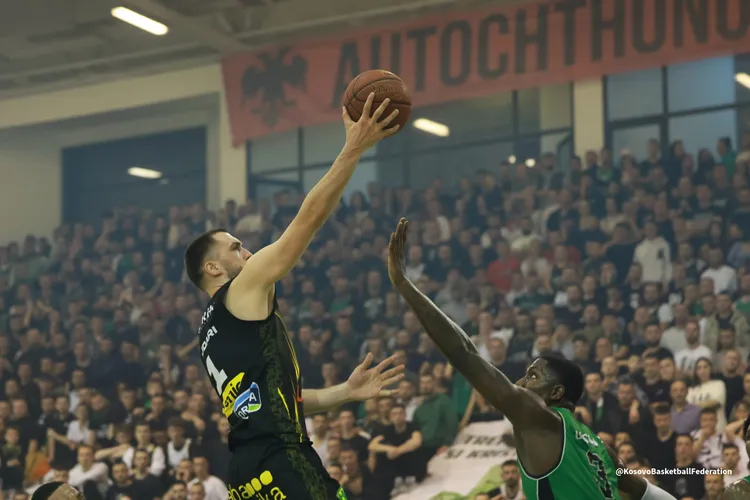 Peja bindëse në “Karagaçi”, barazohet seria finale