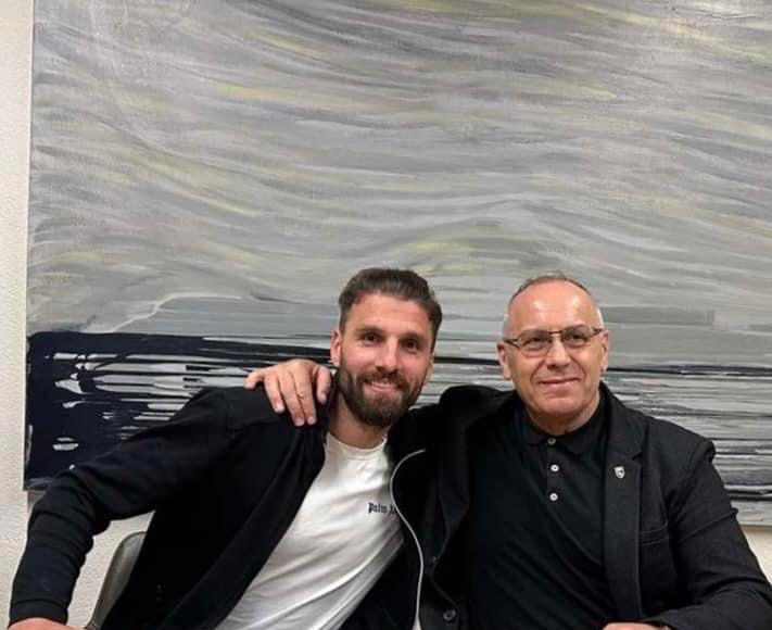 Agim Ademi pret në takim ish-lojtarin e Kombëtares së Kosovës