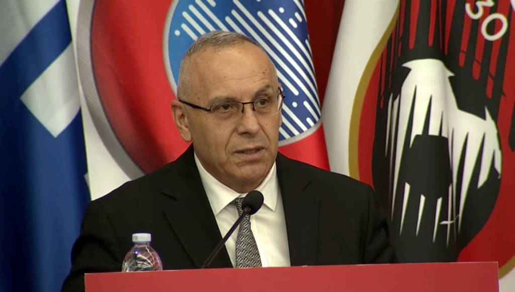 Presidenti Ademi përgëzon Dukën në Asamblenë e FSHF-së