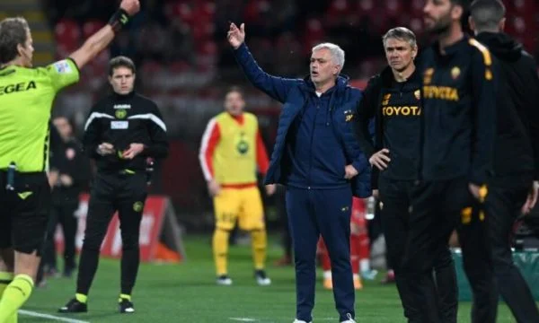 Mourinho u fut në fushë me mikrofon, thotë se ka regjistruar gjithçka