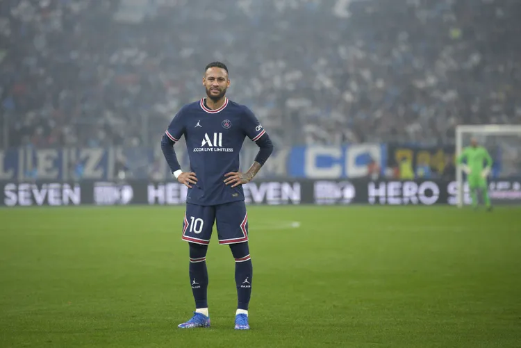 Klubi anglez kontakton përfaqësuesit e Neymarit