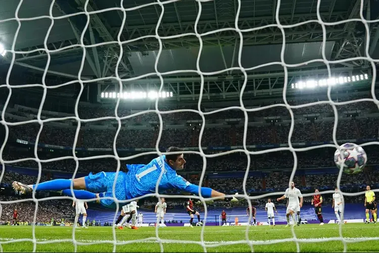 UEFA heq dyshimet, insiston se finalja e Championsit do të luhet në Stamboll