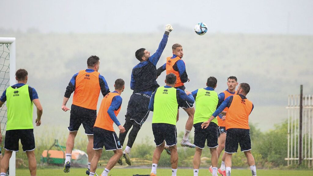 Dardanët zhvilluan lojë kontrolluese, Giresse vëzhgon performancën e lojtarëve