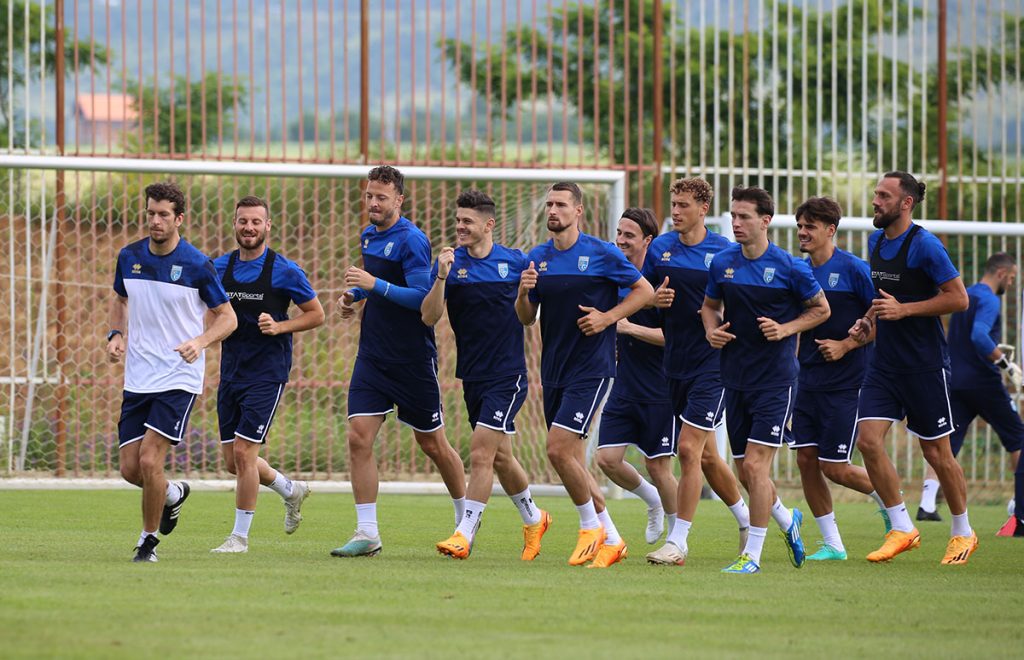 Lëvizin kuotat nga kompanitë e basteve, Kosova favorite ndaj Rumanisë