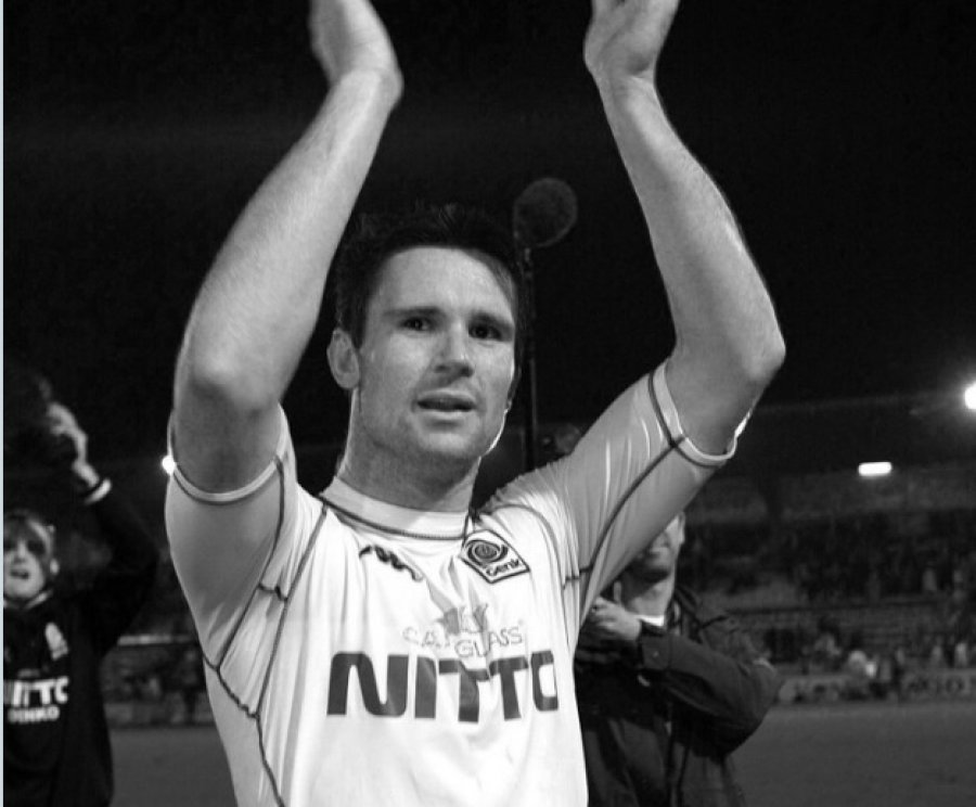 Vdes në moshën 45-vjeçare ish-lojtari i skuadrës angleze