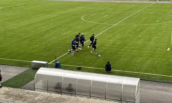 Vetëm shtatë futbollist marrin pjesë në stërvitjen e Kosovës