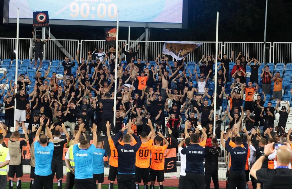 Ballkani godet përseri, firmos me ish-kapitenin e Tiranës