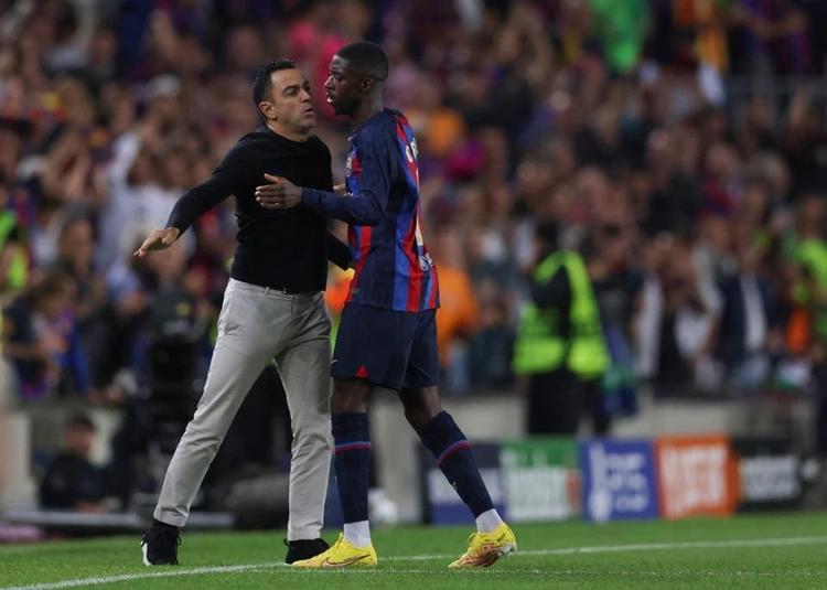 Xavi i zhgënjyer me Dembelen