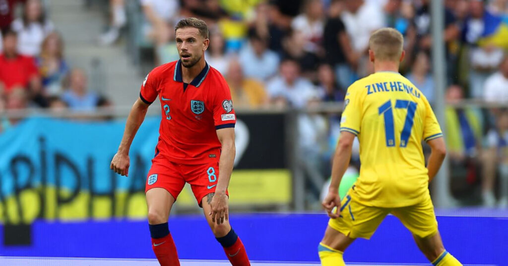 Ukraina frenon Anglinë, Suedia feston me “manita”