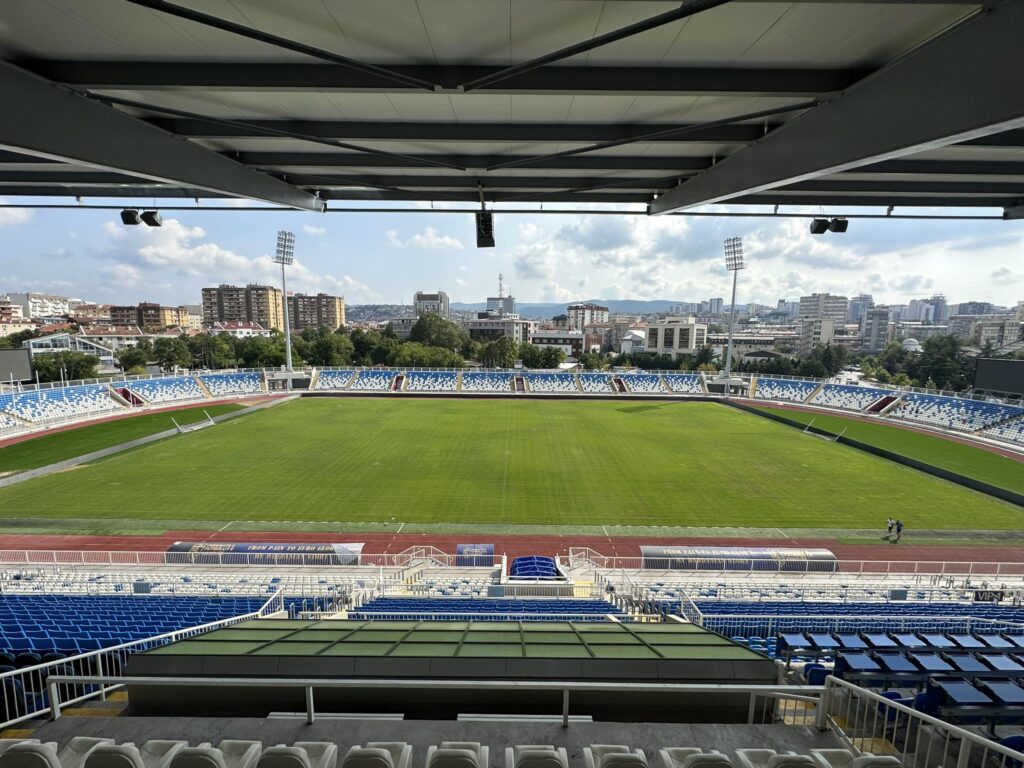 Fusha në “Fadil Vokrri” në gjendje përfekte, gati për spektaklin Kosova – Zvicra