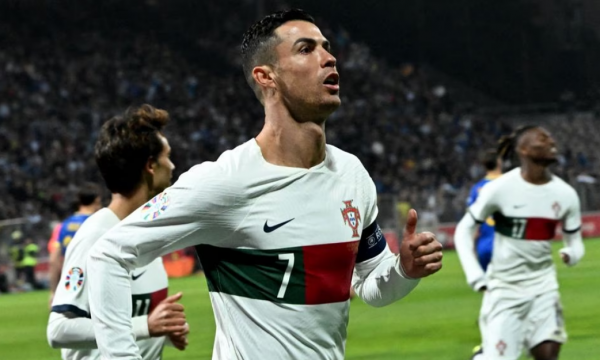Portugalia regjistron fitoren e tetë radhazi, Ronaldo shkëlqen sërish