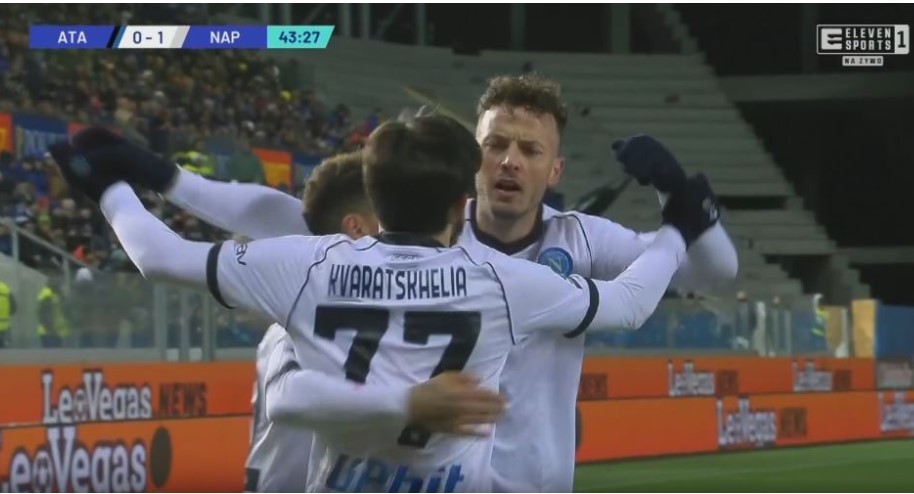 Mazzari debuton me fitore në stolin e Napolit