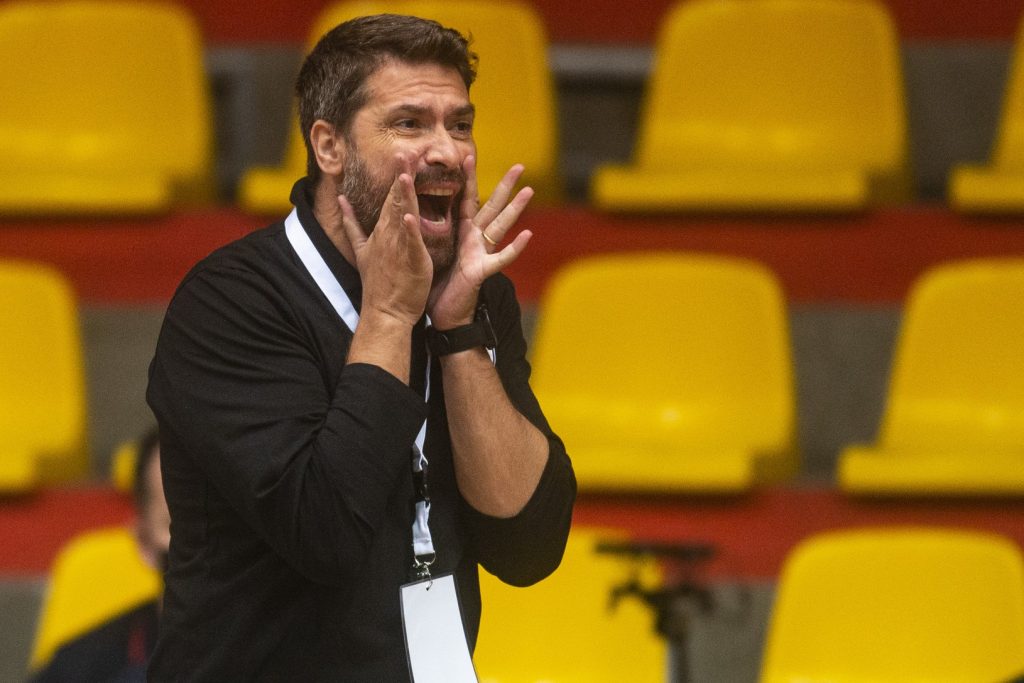 Ish-trajneri i Kosovës në basketboll shokon me deklaratat, tregon se s’i u “ble” një lojtar që mblidhte patate