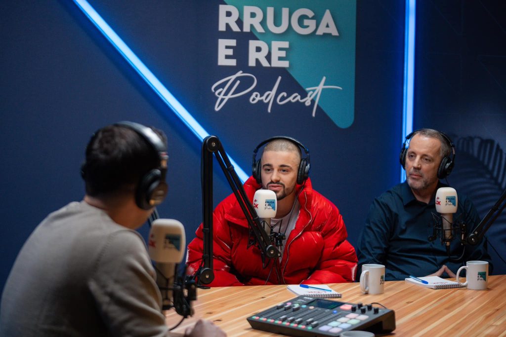 Babai i Edon Zhegrovës: Ai e rezervon menjëherë biletën për Prishtinë kur ftohet nga Dardanët, bashkëlojtarët ankohen se ai flet shumë për Kosovën