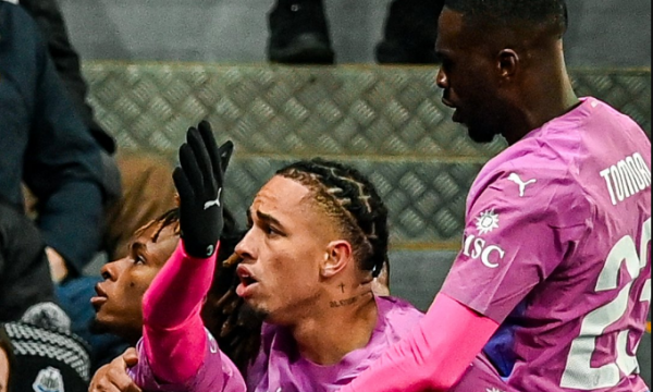 Milan e mposht Newcastle me përmbysje, por siguron vetëm Ligën e Evropës – PSG shkon tutje