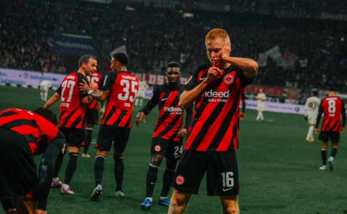 Bayerni turpërohet nga Frankfurti, mposhtet 5-1