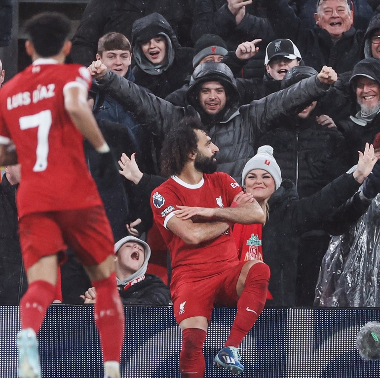 Liverpool mposht Newcastle dhe vijon marshimin