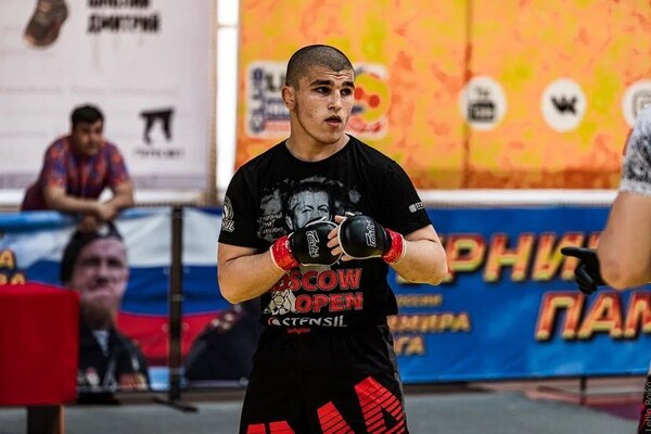 Vritet në moshën 20-vjeçare luftëtari i kafazit, qëllohet nga një adoleshent