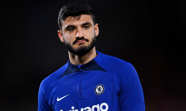 Chelsea do t’i shesë shtatë lojtarë, Broja njëri prej tyre