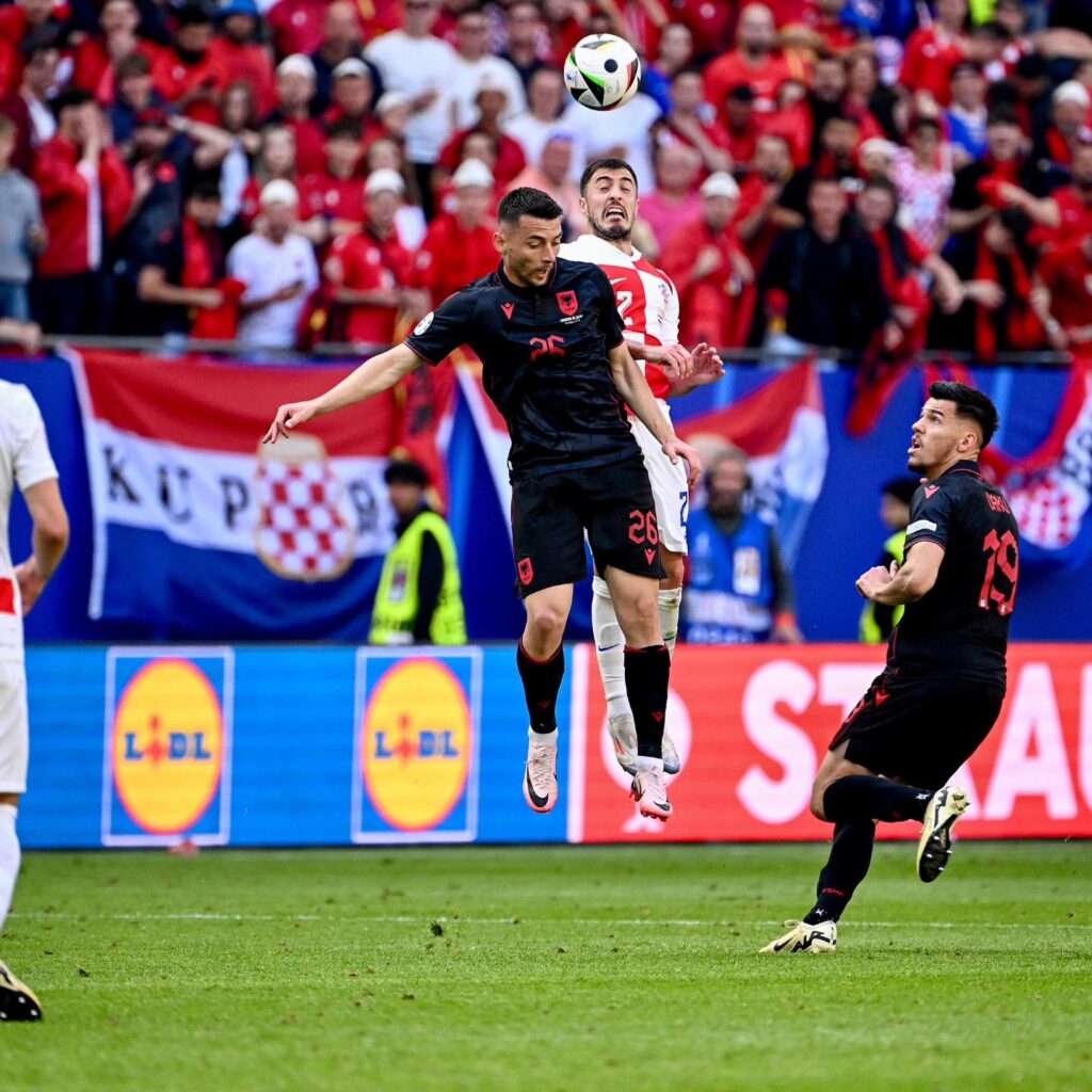 Reagon Dinamo Zagreb pas paraqitje spektakolare të Arbër Hoxhës