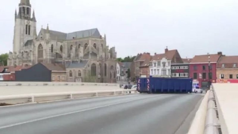 Ndodh edhe kjo, kryebashkiaku belg i mbyll kufirin francezëve përpara përballjes Francë – Belgjikë!