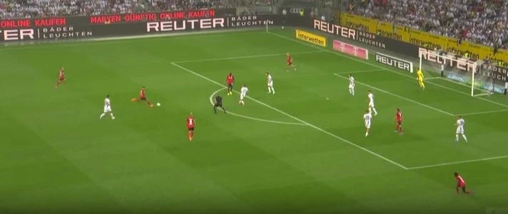 Granit Xhaka realizon SUPERGOL ndaj Gladbachut