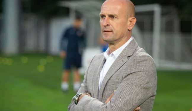 Skandaloze, Partizani zyrtarizon serbin si trajner i ri