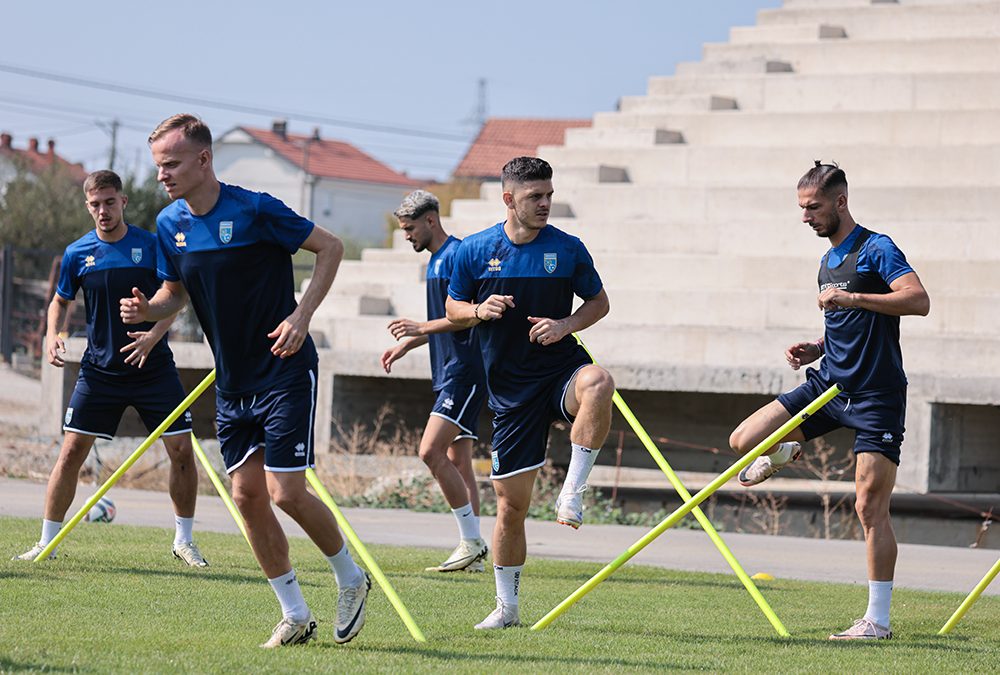 Kombëtarja e Kosovës zhvillon stërvitjen e fundit para udhëtimit në Qipro