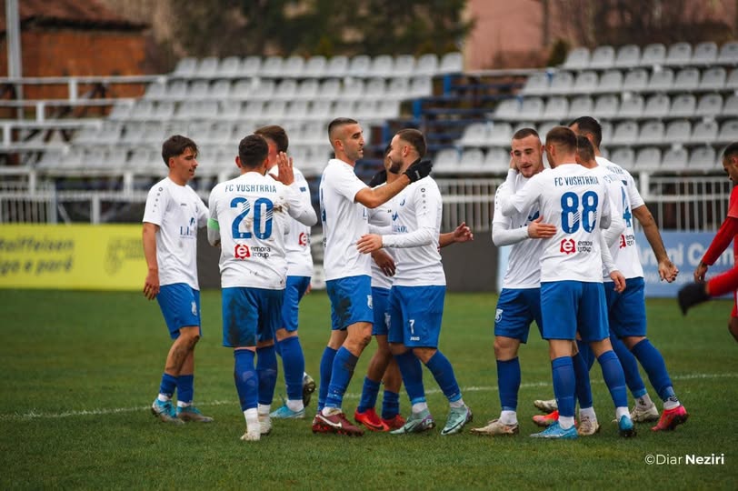 Pesë futbollistë largohen nga FC Vushtrria