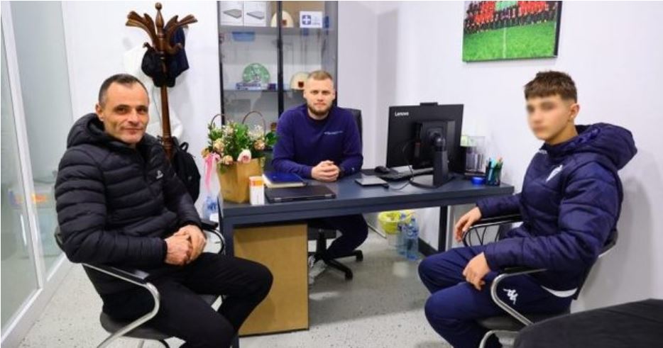 Federata e Futbollit ofron trajtim të specializuar për 14-vjeçarin që u therr me thikë