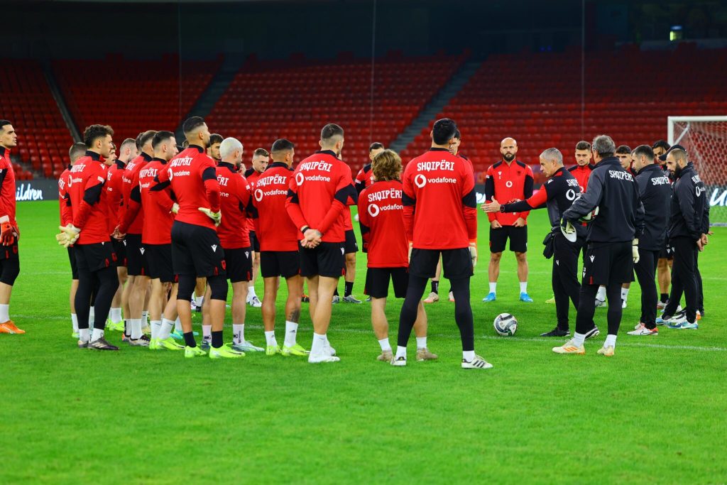 Nga mbrojtja në sulm, njihuni me 5 futbollistët e preferuar të Silvinhos për vitin 2024