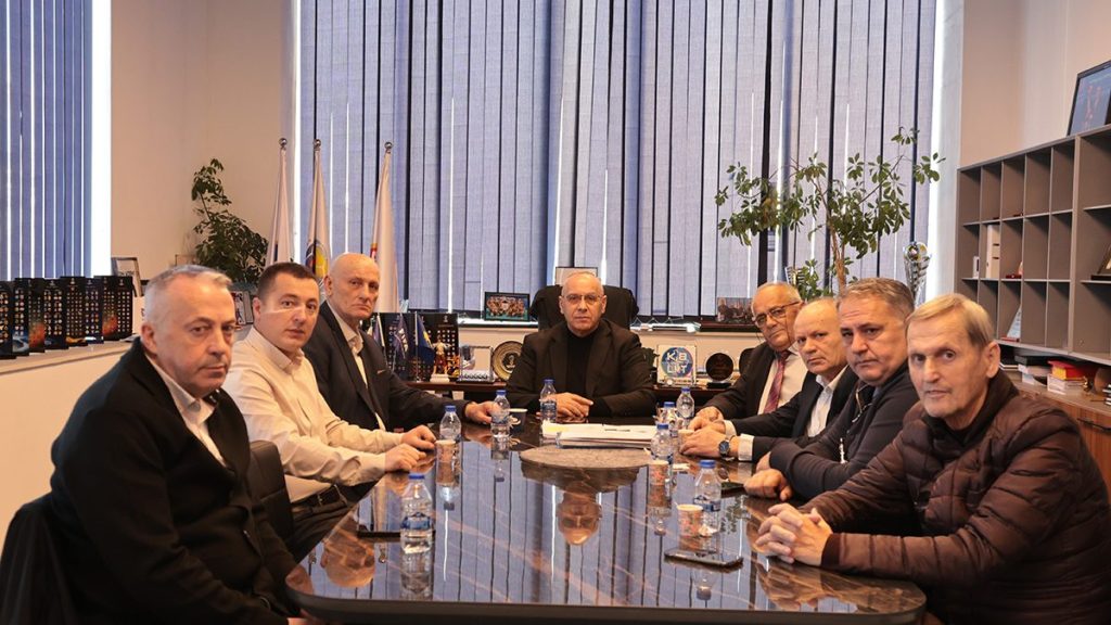 Presidenti Ademi takoi krerët e LRF-ve dhe të shoqatave