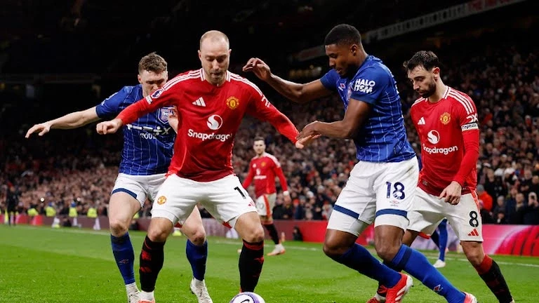 Man. Unitedi fiton pas tri ndeshjeve në Premier League