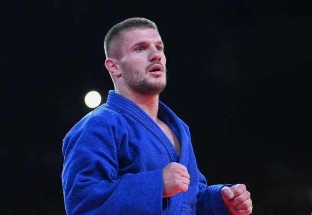 Luftë e jashtëzakonshme prej 16 minutave e Gjakovës me legjendën gjeorgjiane