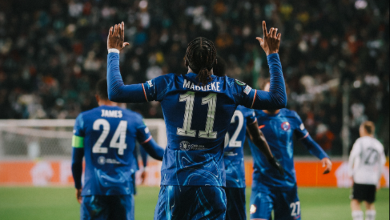 Chelsea kryen punën ndaj Legias në përballjen e parë, prek gjysmëfinalen