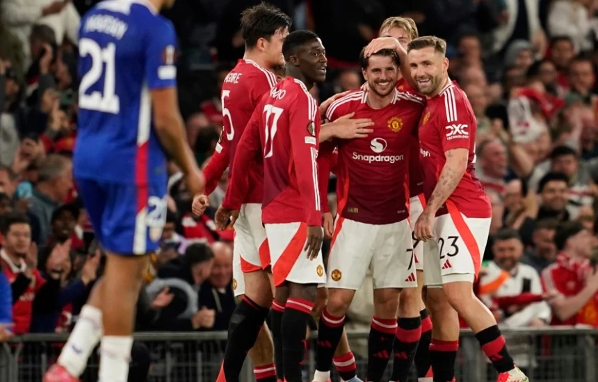 Tjetër paraqitje bindëse e Unitedit që avancon në finale