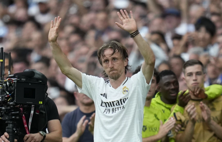 Modriq largohet nga Madridi si legjendë e klubit