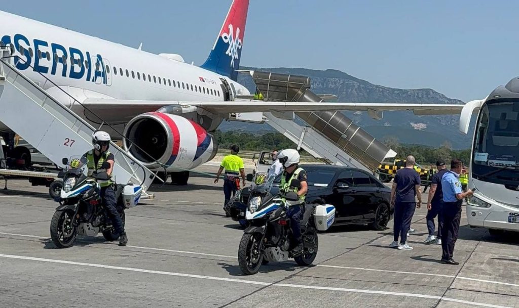 Policia Shqiptare po kujdeset për sigurinë e futbollistëve serbë në Tiranë (FOTO)
