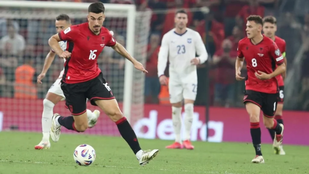 Serbët sërish pas, Shqipëria ruan vendin e “play off”-it për në Botëror! Ja situata aktuale në Grupin K