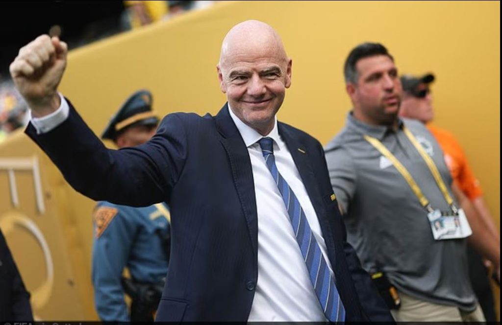 Gianni Infantino këmbëngul se lojtarët e duan Kupën e Botës për Klube